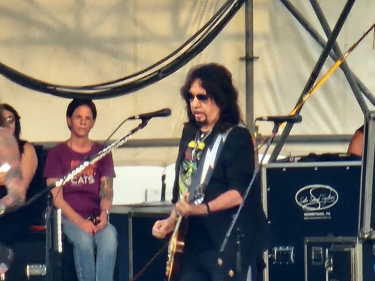 finkerzNFT's tweet image. Just incase anyone wondered what Ace Frehley from Kiss was up to these days!