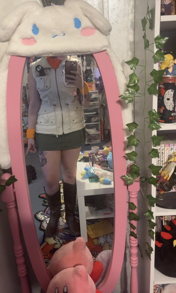 oneechao's tweet image. Might fuck around a fight a religious cult idk
(sh3 heather mason updates!)