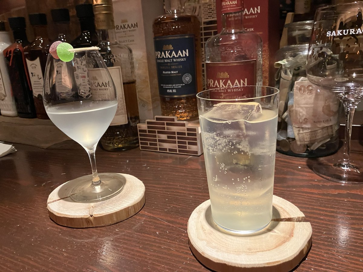 minomoxyo's tweet image. 昨日はオシャレなバーにも行きました😊
カクテルがかなり美味しかったです🍸