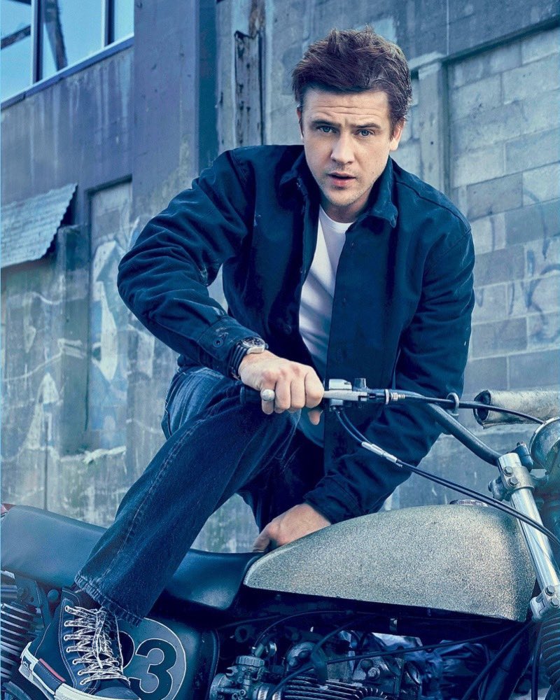 theboydarchives's tweet image. boyd in a photoshoot for alexa in 2018
