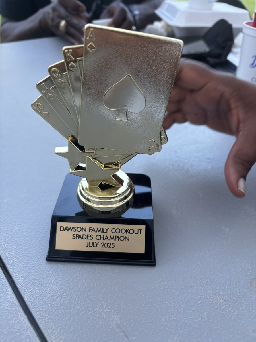 ASHGotTheJugo's tweet image. Hey so you can’t play spades better than me and here’s my trophy to prove it.