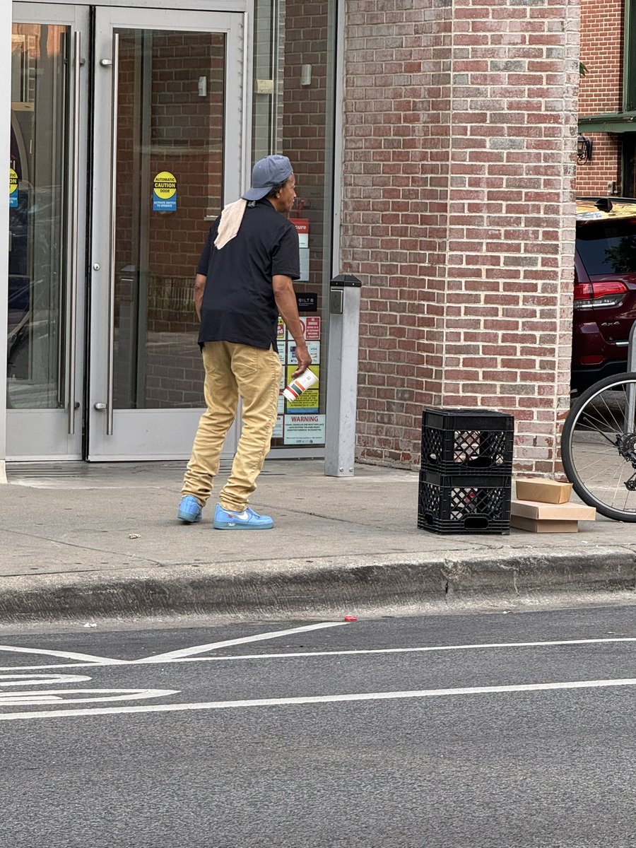 washedmax's tweet image. Average homeless man in Chicago right @stockxsucks