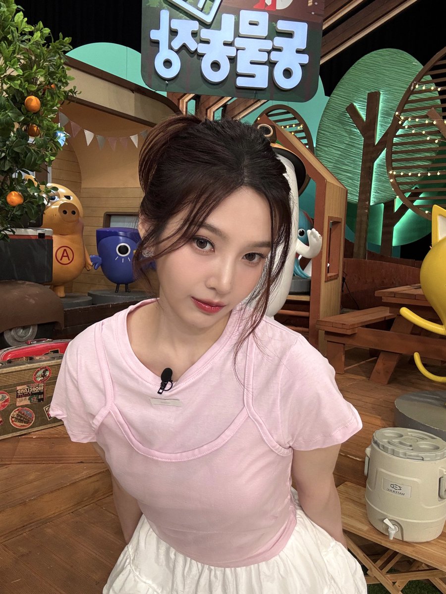 RVsmtown's tweet image. SBS &lt;TV 동물농장&gt;💗
⏰잠시 후 9시 30분
#JOY #조이
#RedVelvet #레드벨벳
#TV동물농장