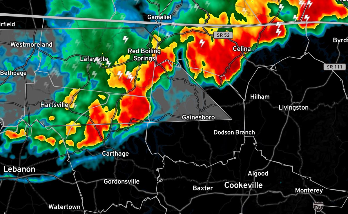 CumberlandWx's tweet image. It’s about to come a gully washer in Carthage. Same story for Gainesboro. It’s already arrived in Celina. These storms aren’t severe, but they have held together well. Cookeville/Livingston/Byrdstown, heads up…torrential rain, lightning and gusty winds are all heading your way.