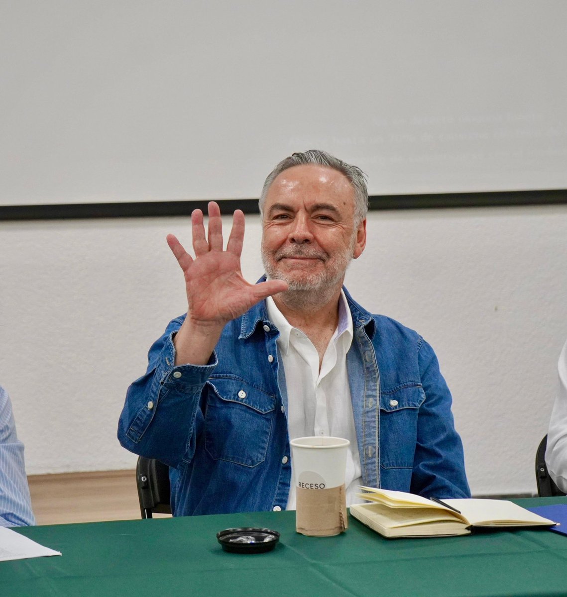 aramirezcuellar's tweet image. Gran encuentro con liderazgos de la CDMX para dialogar sobre los logros, avances y retos de los gobiernos de la Cuarta Transformación. Hablamos de fortalecer nuestra seguridad, la coordinación metropolitana y garantizar el derecho humano a la vivienda y al ambiente sano.