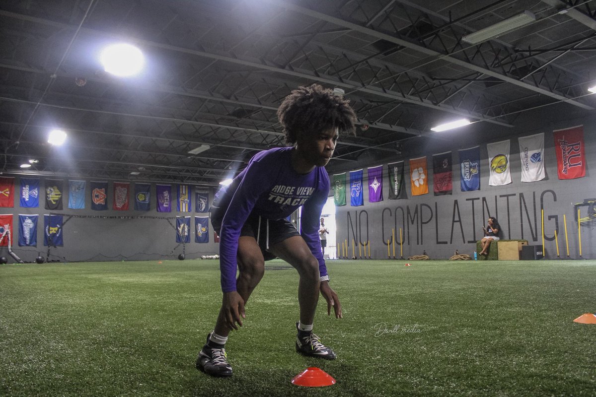 D_Rush7's tweet image. Got some good work in with @LevelUpDBs, can’t wait to show off all the work in a few weeks!!
@CoachHowardII @RidgeViewF_Ball @coachwaites @Its_CoachJD