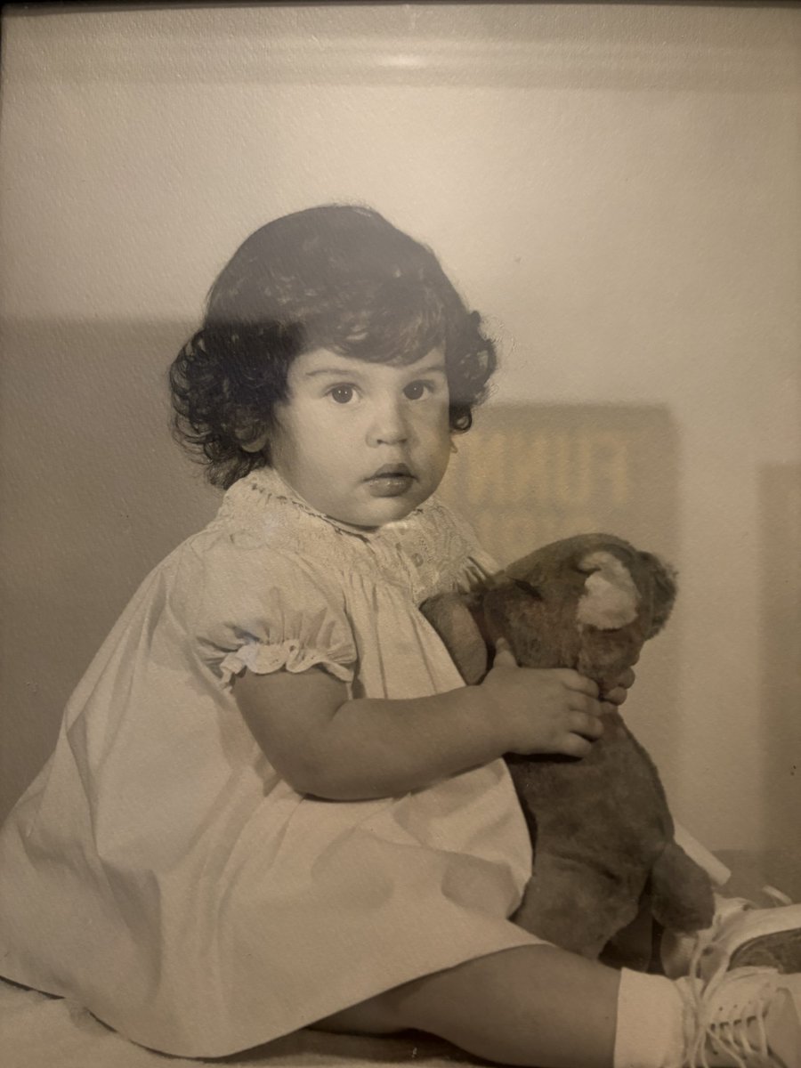 LoriAlan1's tweet image. Feeling so loved & spoiled! Thank you all for the beautiful birthday love.
Aging is a privilege & I plan to keep using it as an excuse to eat cake, spread joy, hope & love. Stay hopeful & grateful in these crazy times. π₯³β¨