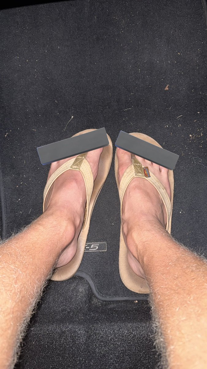 munchmaster0's tweet image. Any ball knowers? 😹 #rainbows