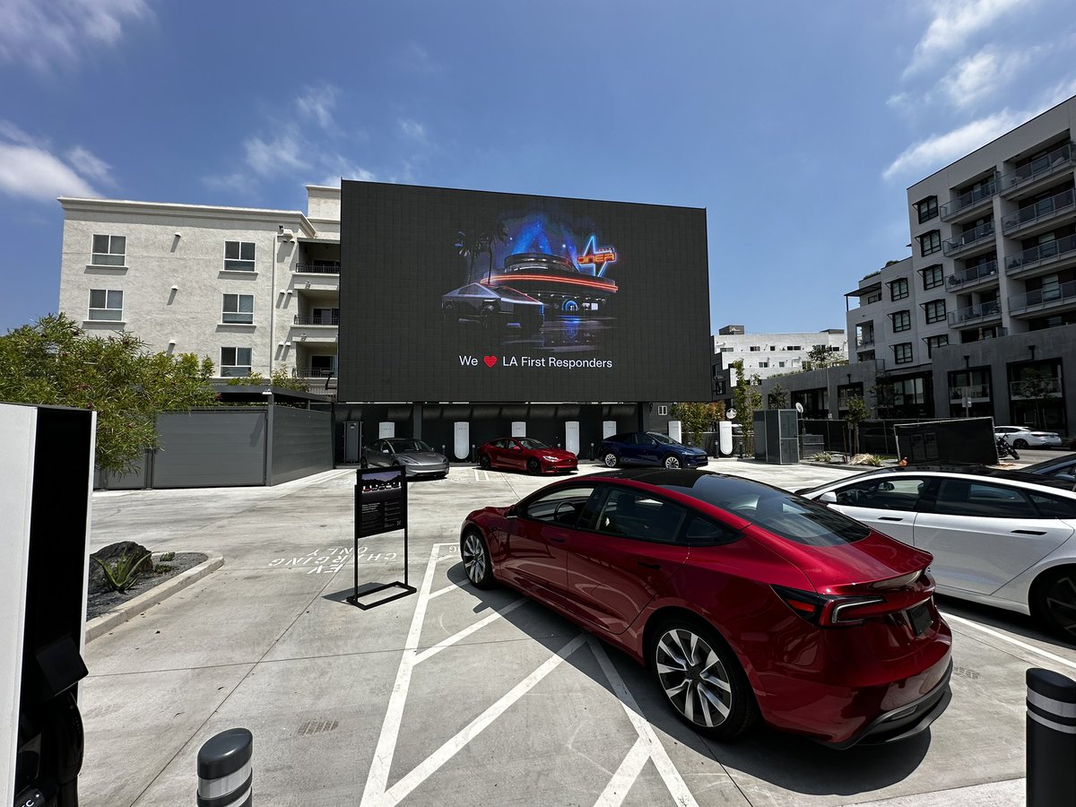 whistingbhole's tweet image. Some photos of the soft opening at #tesladiner that local First Responders were invited to. @Tesla