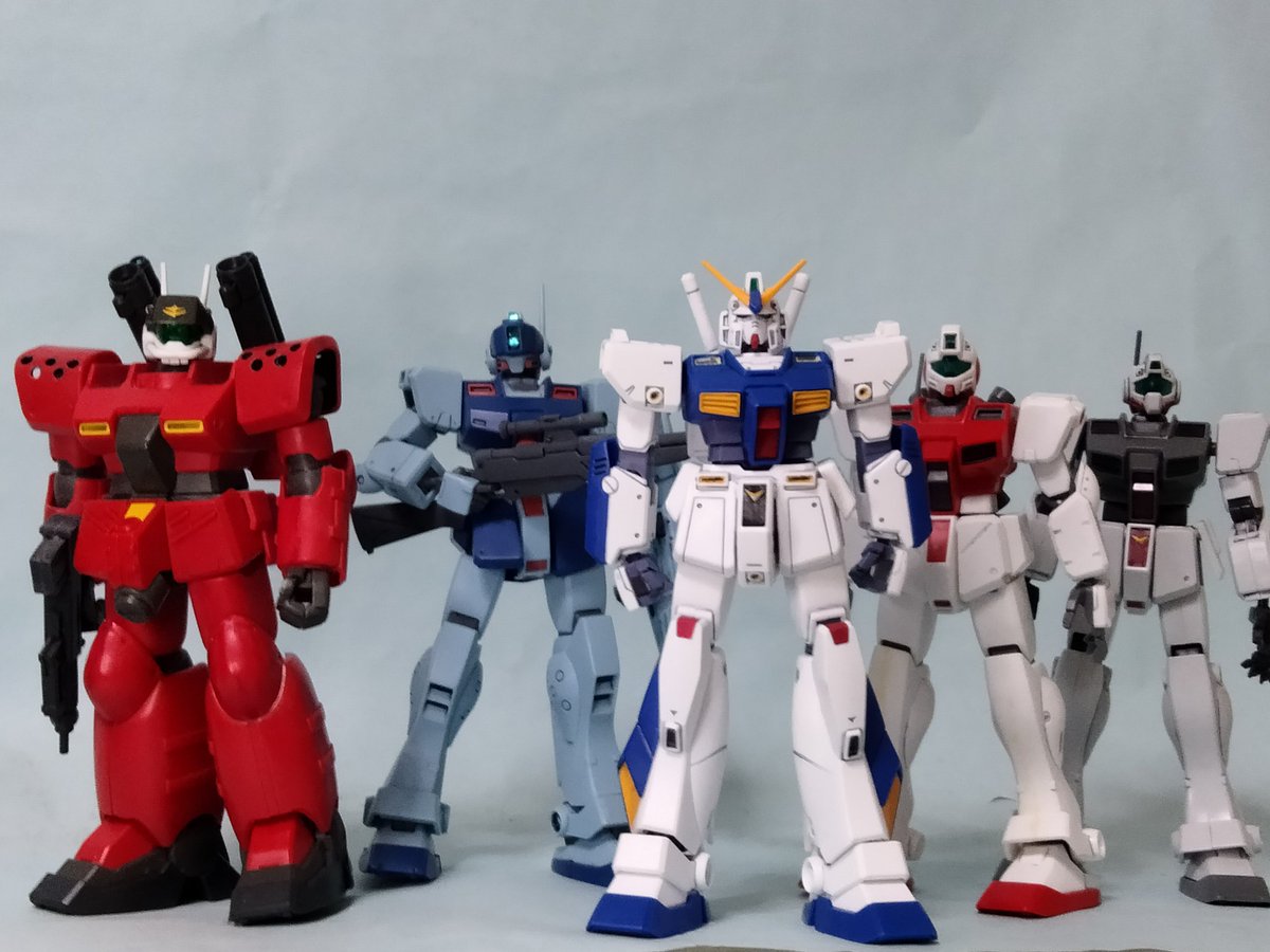 agira2014's tweet image. 今日は#ビリヤードの日
だからというワケでもないけれど、先日アレックスが完成したので、手持ちのポケ戦連邦機体を並べてみる。
あとはジムコマンドコロニー仕様だけだか、コレもまたバーツ紛失が完成を妨げていたりする。
#ガンプラ
#ポケットの中の戦争
#ジムスキー
