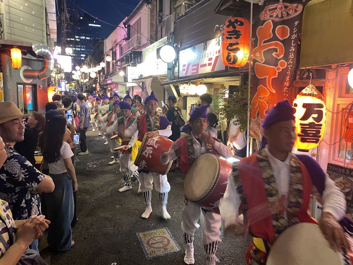 okinawa_repeat's tweet photo. 中野チャンプルーフェスタは年々規模が大きくなって北口周辺は沖縄一色です。2日目は180ｍの道じゅねーは必見。
＃中野チャンプルーフェスタ ＃中野 ＃沖縄 ＃沖縄リピート
https://t.co/NaRdGFYkVh
21回目を迎える東京・中野チャンプルーフェスタ2025！初日レポート公開！ https://t.co/NaRdGFYkVh https://t.co/ARJArWvQio