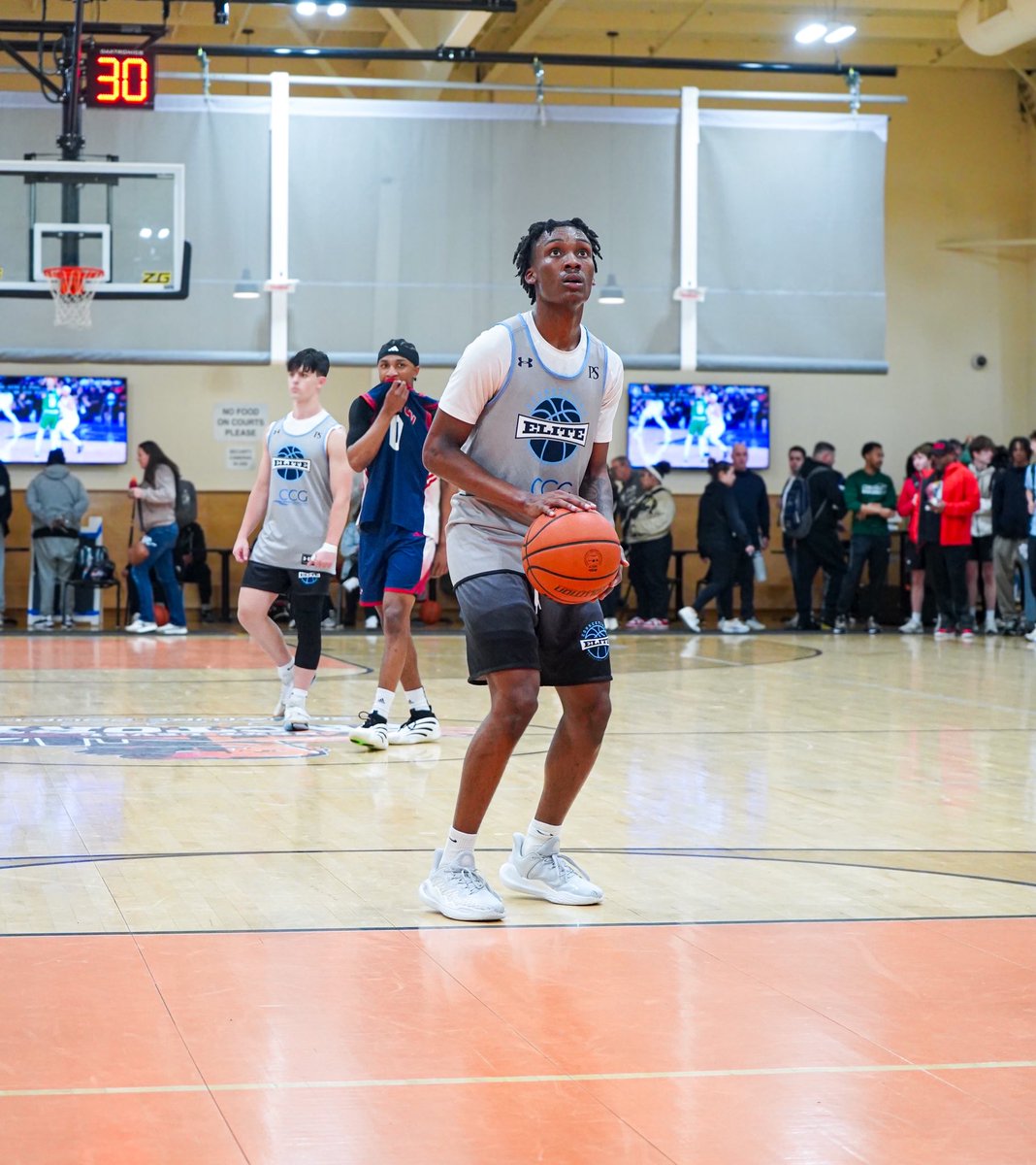 CT_Elite_BBall's tweet image. In a back and forth battle vs NY Lighting HGSL our 17U falls short 68-63. 

J. Nash- 18pts @joelnash_ 
A. Kearney- 17pts @neajdaballer 
L. Pivovar- 11pts @1ucaspivovar 
B. White- 6pts @brandonwhite21_ 
S. Clachko- 5pts @SClachko 
B. Iglesias- 4pts @showtimebrand07
