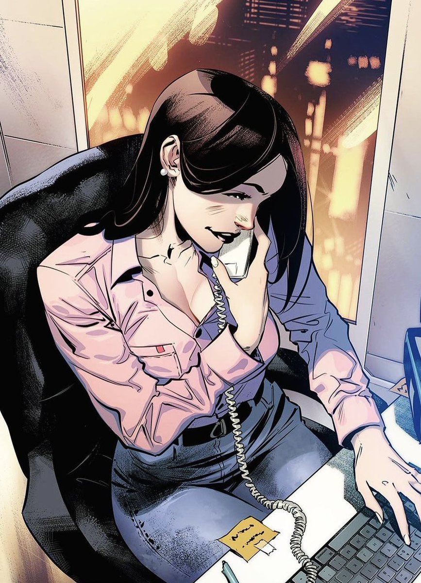 MetropoIisTruth's tweet image. It's getting late but she's still hard at work.