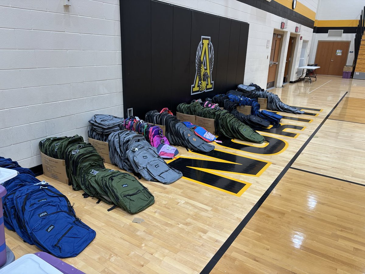 AvonSupt's tweet image. Loved seeing hundreds of excited @OrioleTweets kids get their backpacks & school supplies this morning at @aef_avonschools annual Supply It Forward event. Thankful for so many volunteers & community partners that make this happen!