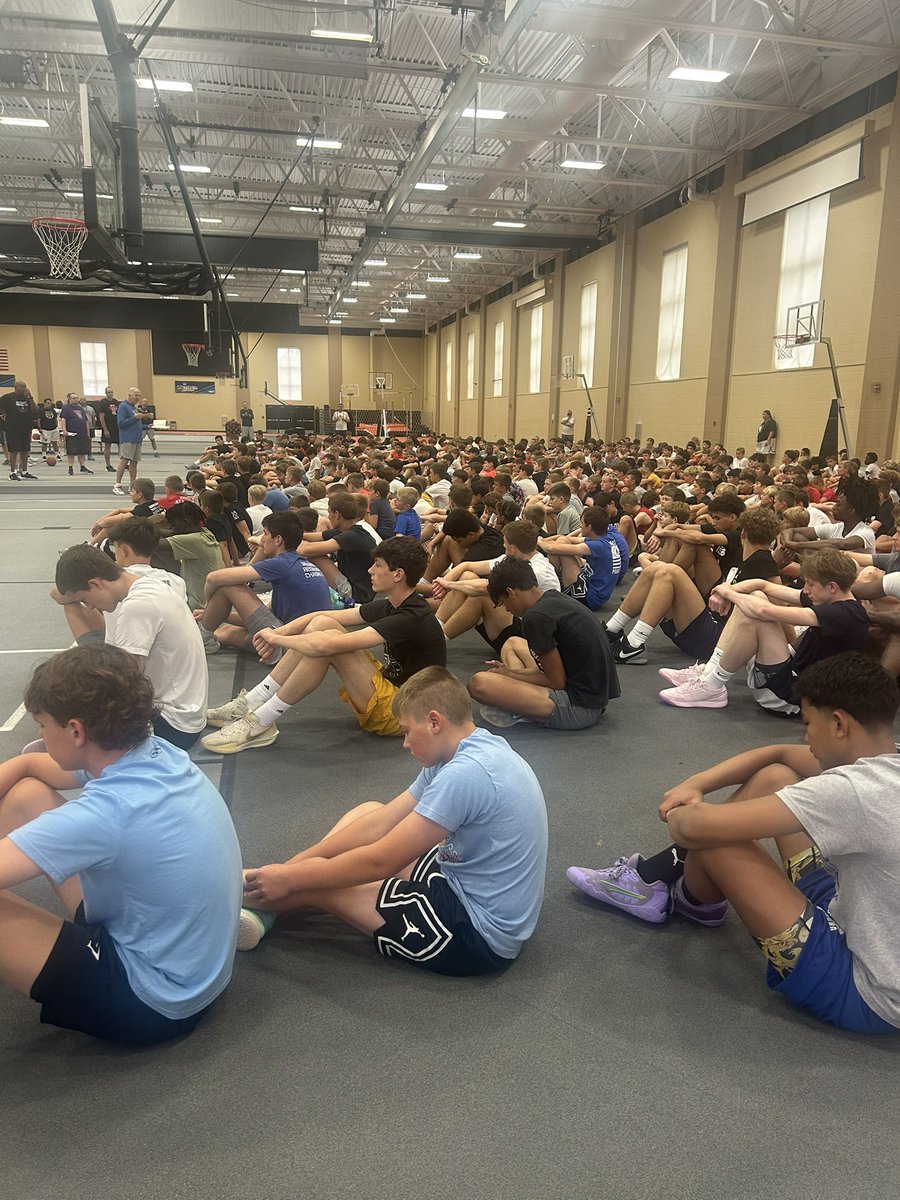 weskohl's tweet image. Another great year at @SnowValleyCamps is in the books!! Can’t wait for @GoldenHoopsKaty Camp on Monday!!!