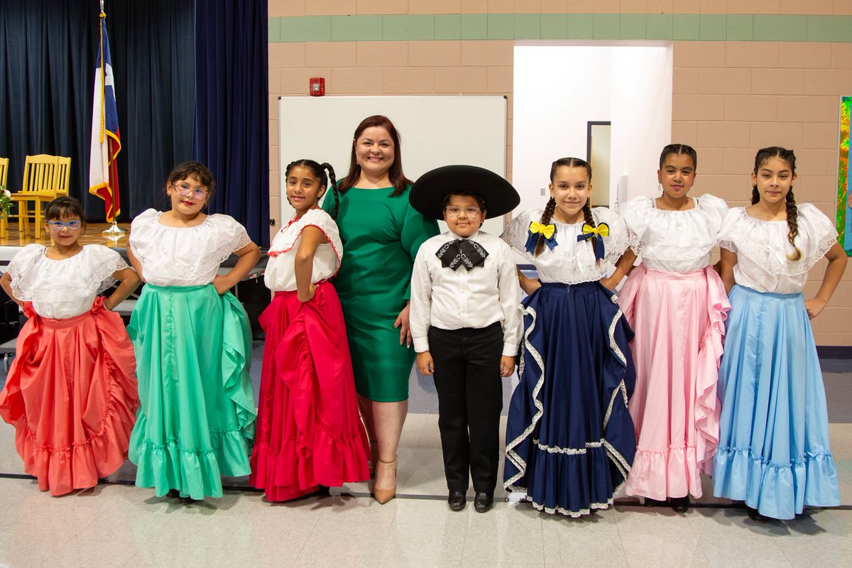 María Chavira tweet media