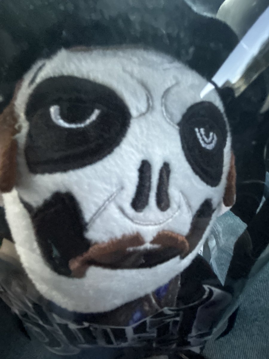 angelsdeviil's tweet photo. me when I see Ghost tn <33  #skeletour https://t.co/RyEBsDjlll