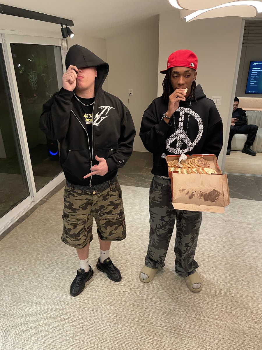 cassin4l's tweet image. SWAGDAY
FAIXA LIDER PROD ME
@phlnoturnboy MEU MANO VEIO MUITO TRIM NESSE
open.spotify.com/track/1GDFoAUx…