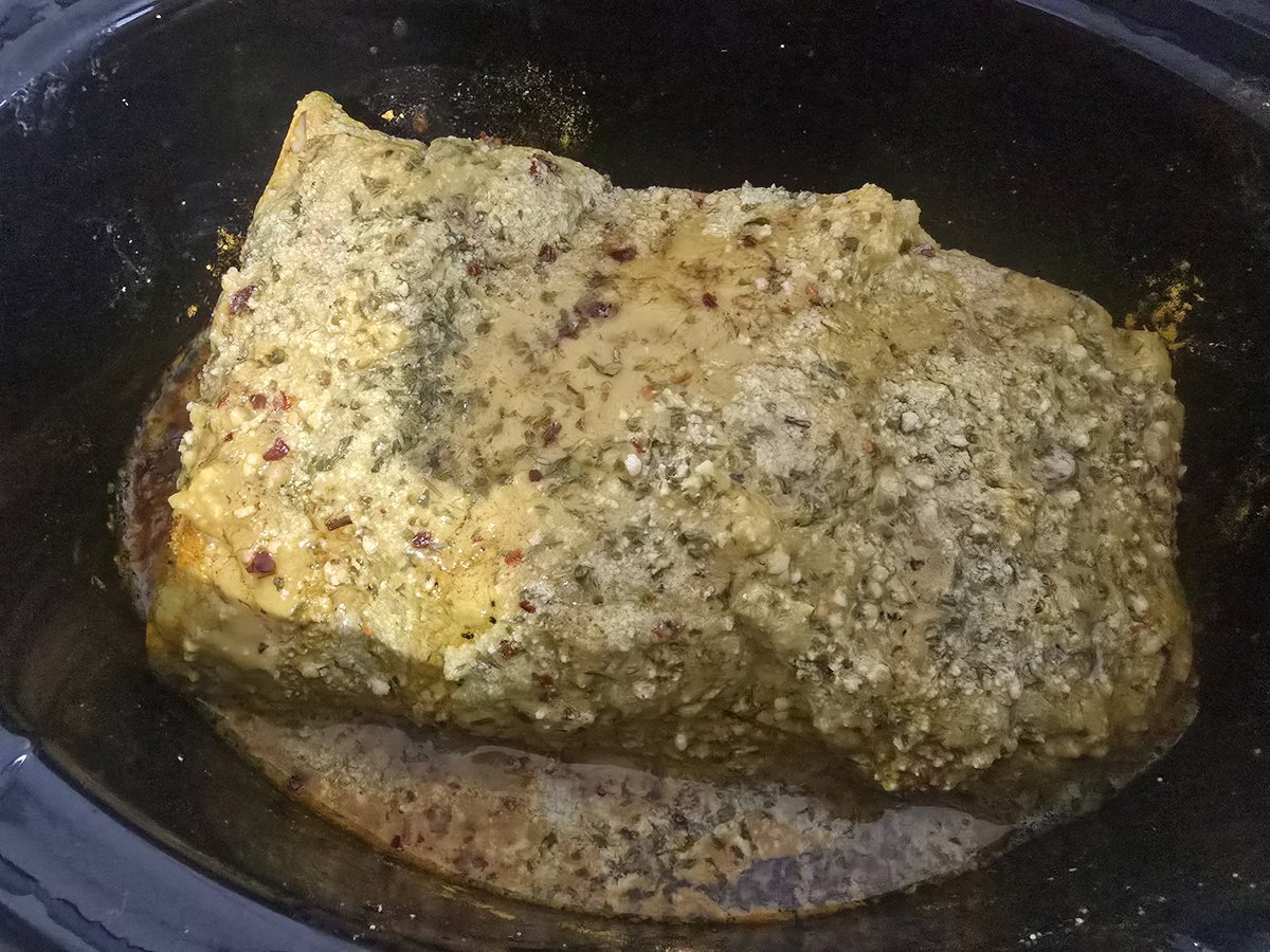 MustardFren's tweet image. Boston butt going in the crock pot overnight
Mustard BBQ sauce of course and some generic spices
I hope it's not commie to slow cook in a crock pot versus smoking