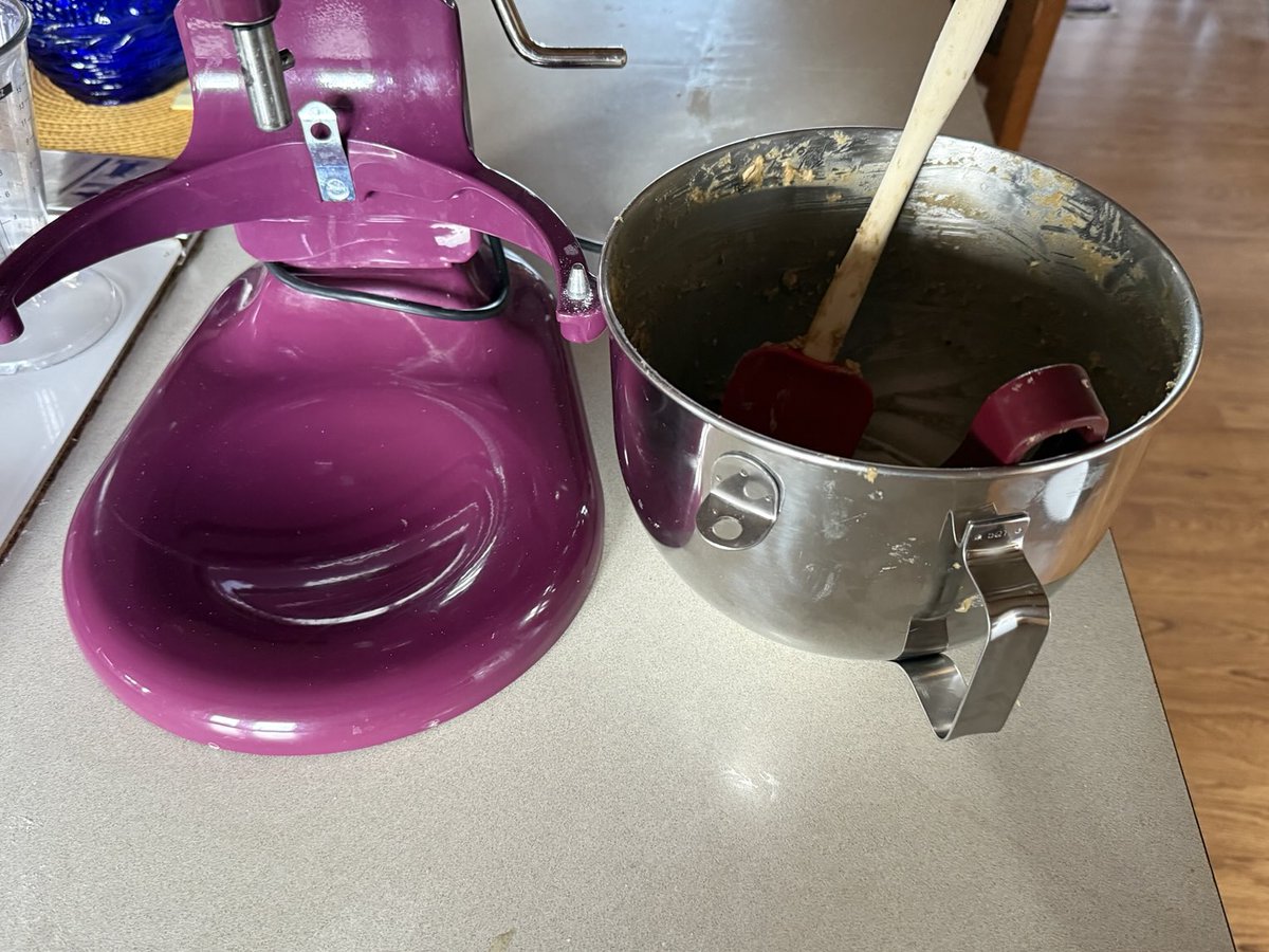 JimEspy's tweet image. The Boss’s brother is coming to the ranch for a few days so she made cookies. The best part of being empty nesters is that I don’t have to share the last of the dough with anyone.