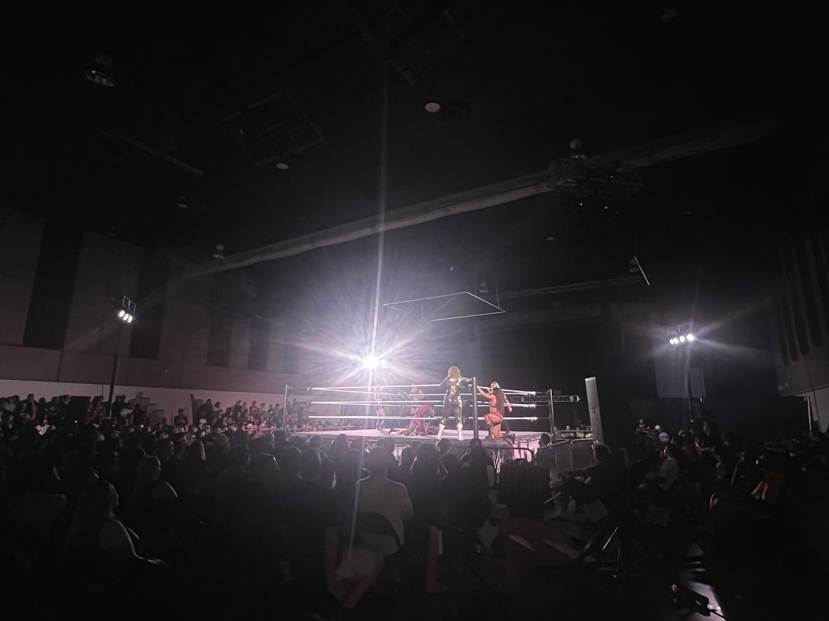 WWEChipDanning's tweet image. We are LIVE!!! #NXTTampa