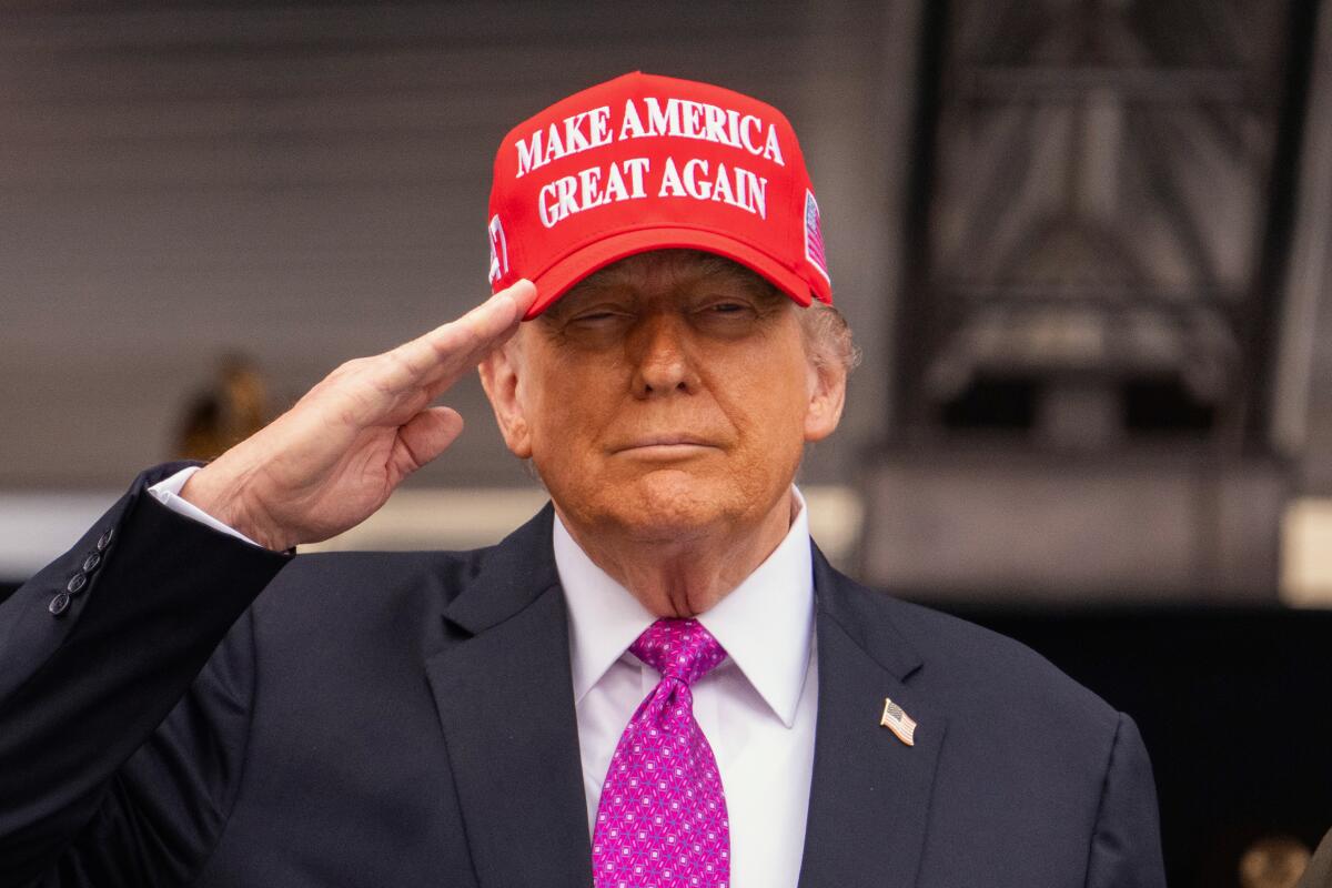 j6gator1's tweet image. I never thought we would get Donald J Trump back in office. Our hope as we languished in C2B had totally faded. The constant assaults on him through the media and the courts made it seem such an impossibility.i speak for all of the J6ers when I say. Thank you America for not…