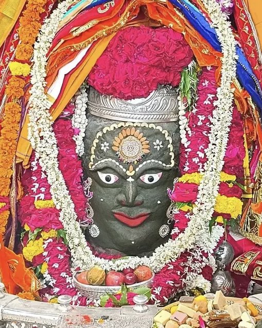 🙏🌺🌼🔱जय श्री महाकाल 🔱🌼🌺🙏

श्री महाकालेश्वर ज्योतिर्लिंग जी के विशेष भस्म आरती श्रृंगार दर्शन । 
🌿 20_07_2025_ रविवार🌿
भोले बाबा जी आप सभी का दिन शुभ करें 🙏

🌺🌼🔱हर हर महादेव 🔱🌼🌺🙏
🌺🌼🔱ॐ_नमः_शिवाय 🔱🌼🌺🙏
🌺 🌺#जय_महाकालेश्वर 🌺🌺🙏