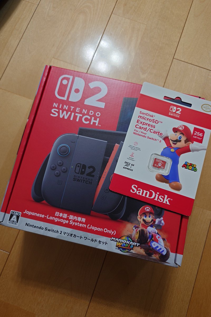 ninhd's tweet photo. 昨日の朝ヨドバシに1時間半並んで入手できたけど
時間なさすぎてまだ開封もできてない、 https://t.co/uugu0nkUeY