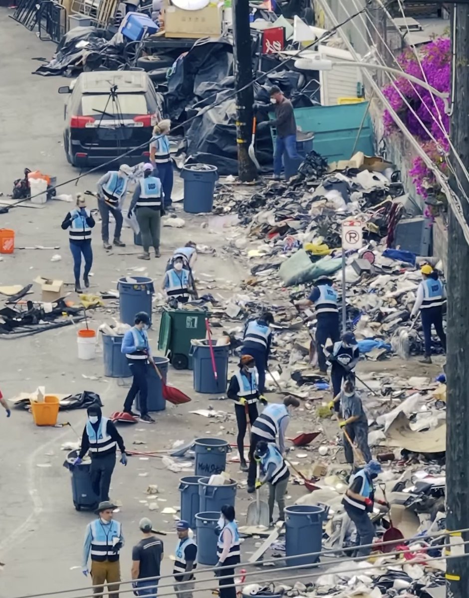 JoeQPublic24's tweet image. Not a photo-op

instagram.com/p/DMLwkI7hYyL/

Mayor Lee let’s not just talk about it—be about it.

I’ve been genuinely impressed by the tireless work this volunteer-led organization Urban Compassion Project (UCP) has done for years—cleaning up our neighborhoods using donations to pay…