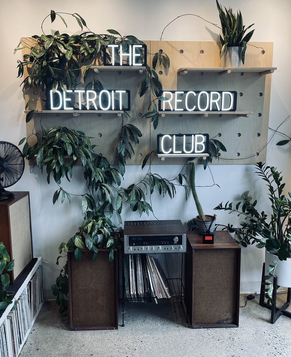 eric_platzke's tweet image. Went to the after hours whiskey tasting / vibe session at the Detroit Record Club.