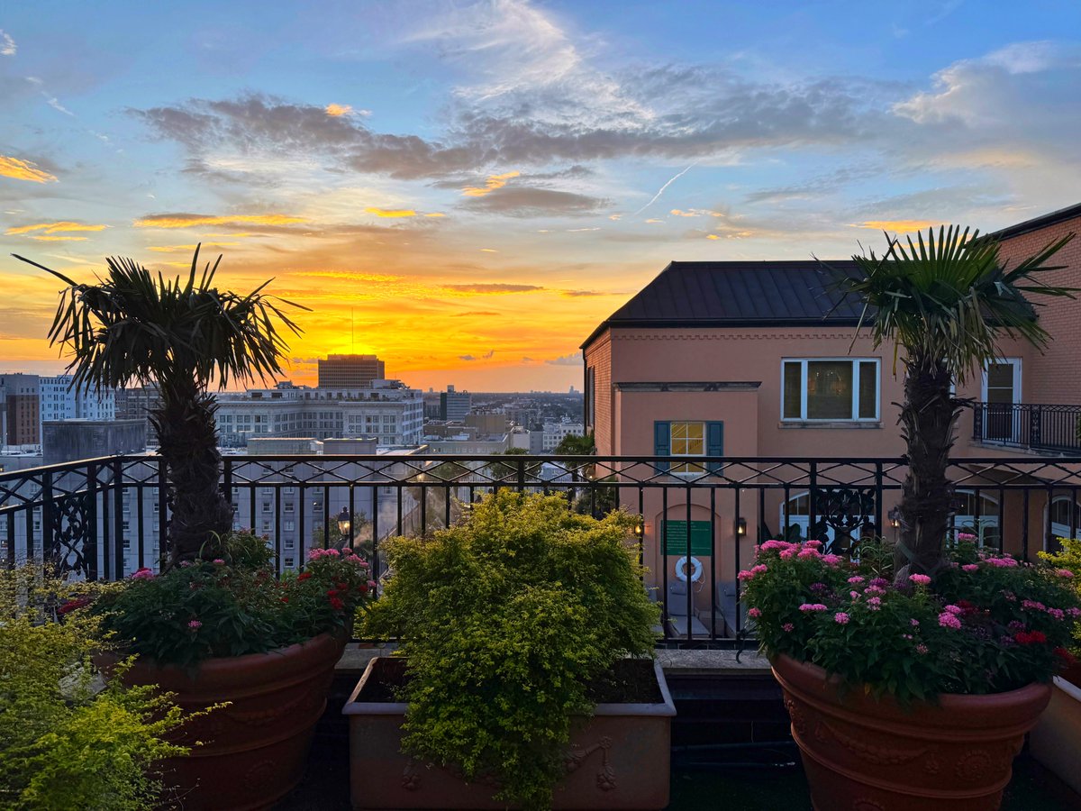 DavidMora's tweet image. Golden summer sky from atop @hotelmonteleone 💛⚜️

#NewOrleans