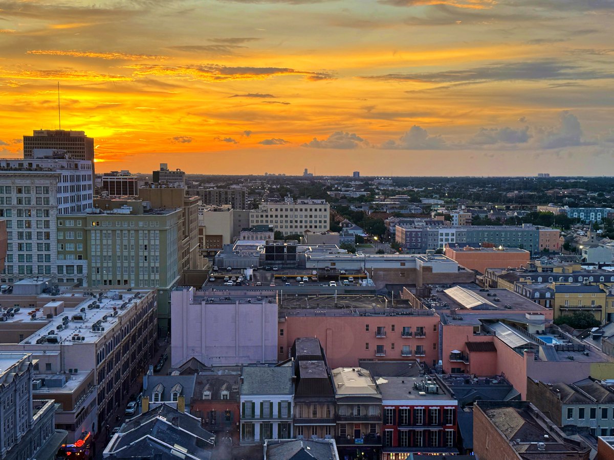 DavidMora's tweet image. Golden summer sky from atop @hotelmonteleone 💛⚜️

#NewOrleans