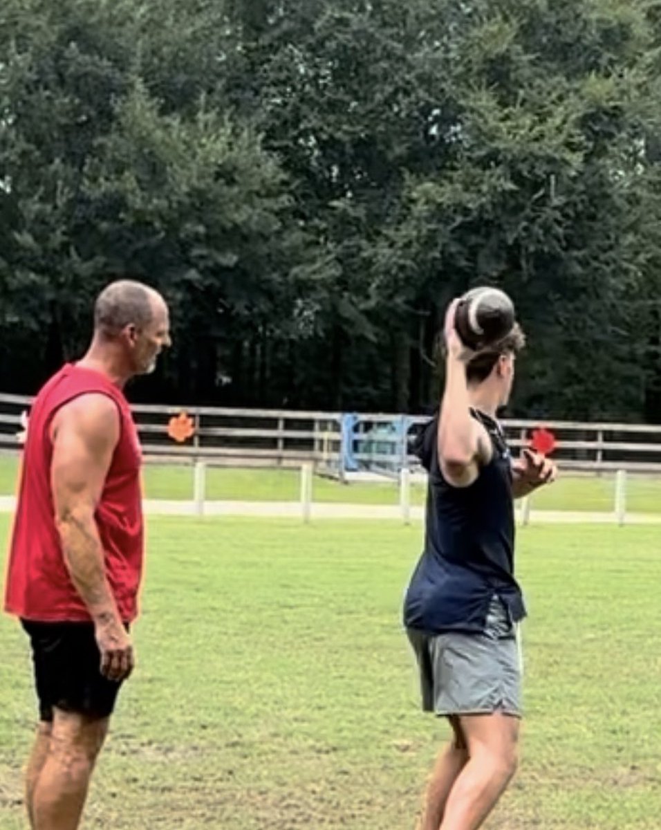 Brandon Bailey (@brand0n_bailey) on Twitter photo Big thanks to <a href="/coachbigdawg7/">Larry Jusdanis</a> for training me down in Texas!!
<a href="/FootballNorthca/">Football North 🇨🇦</a> <a href="/_coach_garcia/">Edgar García</a> <a href="/Flightclub1/">Flight Club Academy</a> <a href="/coachlalonde_/">Jamie Lalonde</a> <a href="/chatfootball/">CanadaFootballChat</a> <a href="/BryceCoutts_HZR/">Bryce Coutts 🎙 (The HawksZone Rundown Podcast)</a> Big thanks to <a href="/coachbigdawg7/">Larry Jusdanis</a> for training me down in Texas!!
<a href="/FootballNorthca/">Football North 🇨🇦</a> <a href="/_coach_garcia/">Edgar García</a> <a href="/Flightclub1/">Flight Club Academy</a> <a href="/coachlalonde_/">Jamie Lalonde</a> <a href="/chatfootball/">CanadaFootballChat</a> <a href="/BryceCoutts_HZR/">Bryce Coutts 🎙 (The HawksZone Rundown Podcast)</a>