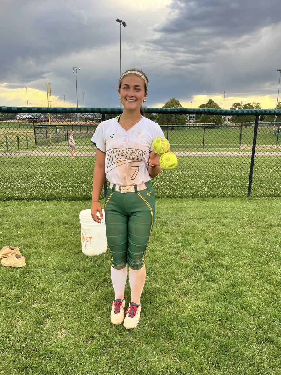 VipersGonce's tweet image. Wait‼️ What⁉️ Our #7 RHP/SS Pressli Reynolds (@PressliReynolds) put 2 💣💣 over on Day 1 PGF $25K Ca$hional$!! Can she go #3 or #4? You will have to WATCH to find out! Tomorrow @ 10:45am, Tyger River Park, Blue Pod, Field 5. LET'S GO PRESSLI!! #BeTheStandard #ViperNation…