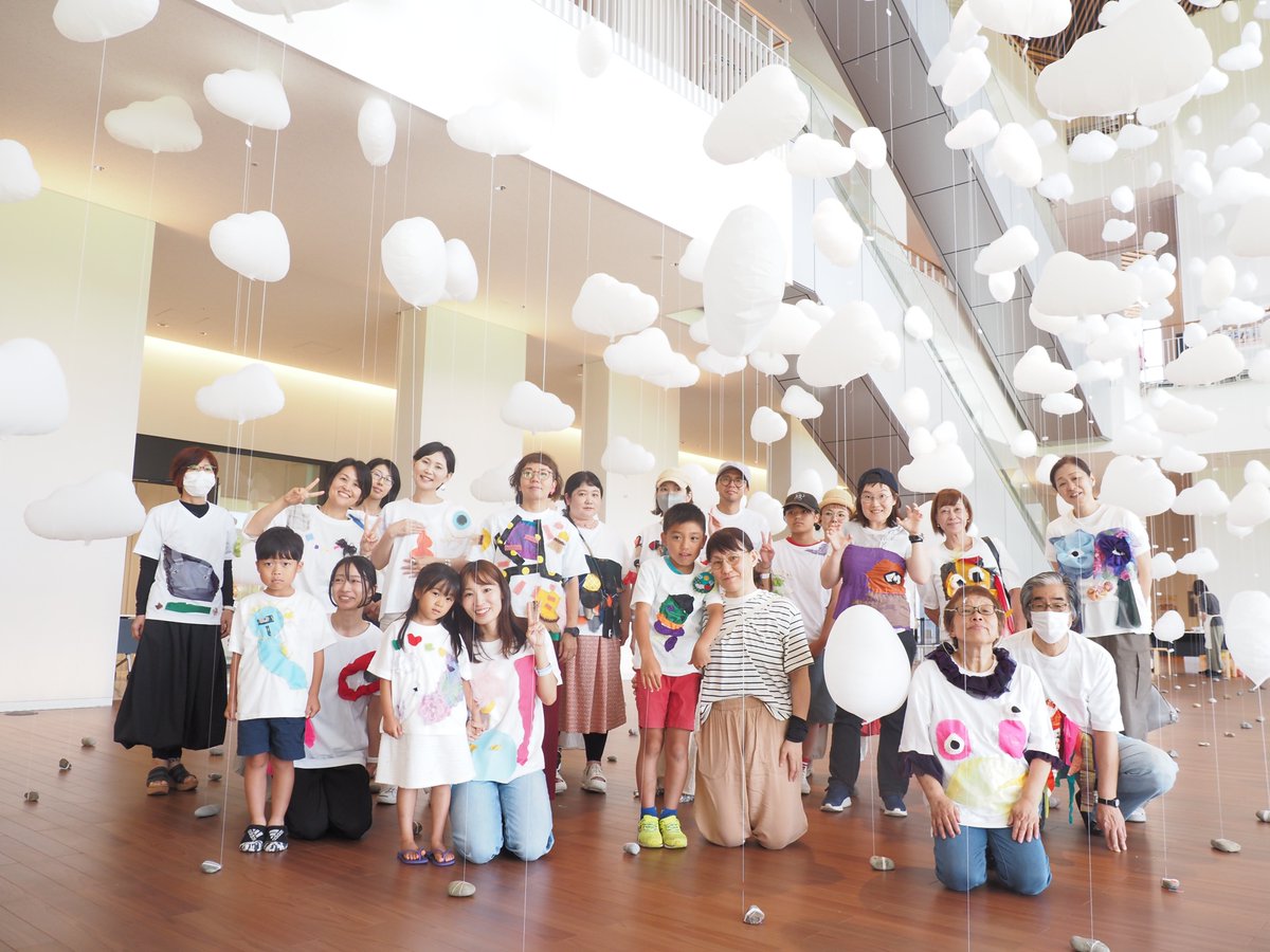 tottori_moa's tweet image. ひびのこづえさんのワークショップ
WS:妖怪Tシャツづくり開催!
思い思いの「妖怪Tシャツ」が完成しました✨
今日、明日も開催します
|7/20㊐*③13:00〜15:30 ④17:00〜19:30
|7/21㊊*⑤ 9:30〜12:00 ⑥13:30〜16:00
・定員:各回40人 参加費:1,000円…