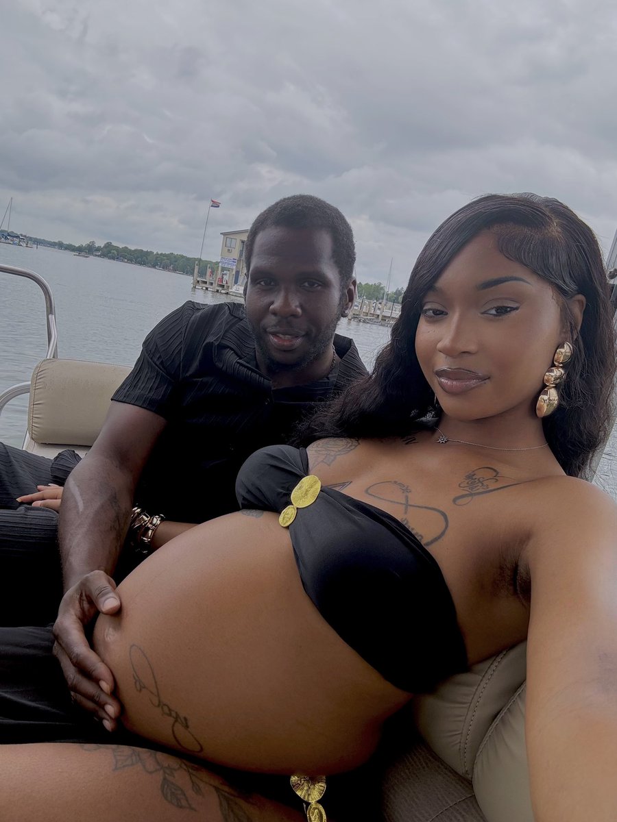 🦅 (@_ayannae) on Twitter photo 