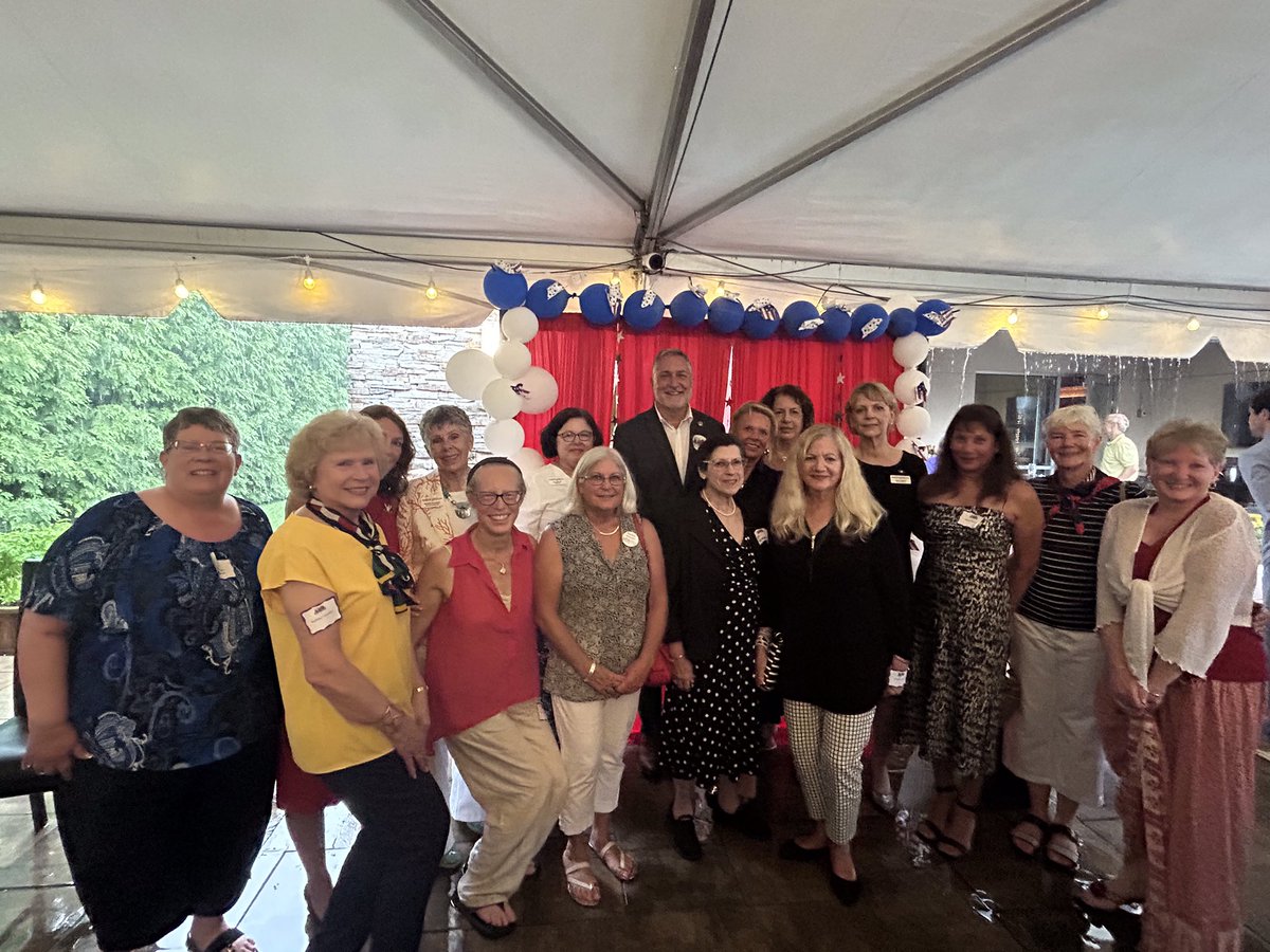 LoudounGOPWomen's tweet image. FABULOUS event this evening in support of the next Lieutenant Governor of Virginia @JohnReid4VA !
Thank you to the Republican Women’s Clubs in Northern Virginia for organizing such a successful event.
We are fired up to elect John Reid!
#RepublicanWomenLead