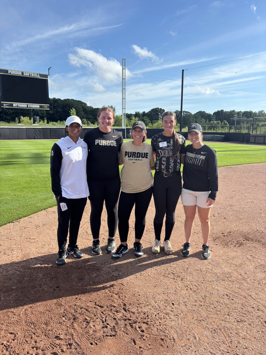 I had a great time at the <a href="/PurdueSoftball/">Purdue Softball</a> camp today! Thank you to all of the coaches and players for helping me improve my game. <a href="/CoachMFrezzotti/">Magali Frezzotti</a> <a href="/JoRichwood/">Jordan</a> <a href="/jordynrudd63/">Jordyn Rudd-Lee</a> <a href="/_NickyDawson/">Nicky Dawson</a> <a href="/Outlaws16UNat/">OhioOutlaws16UNational</a>