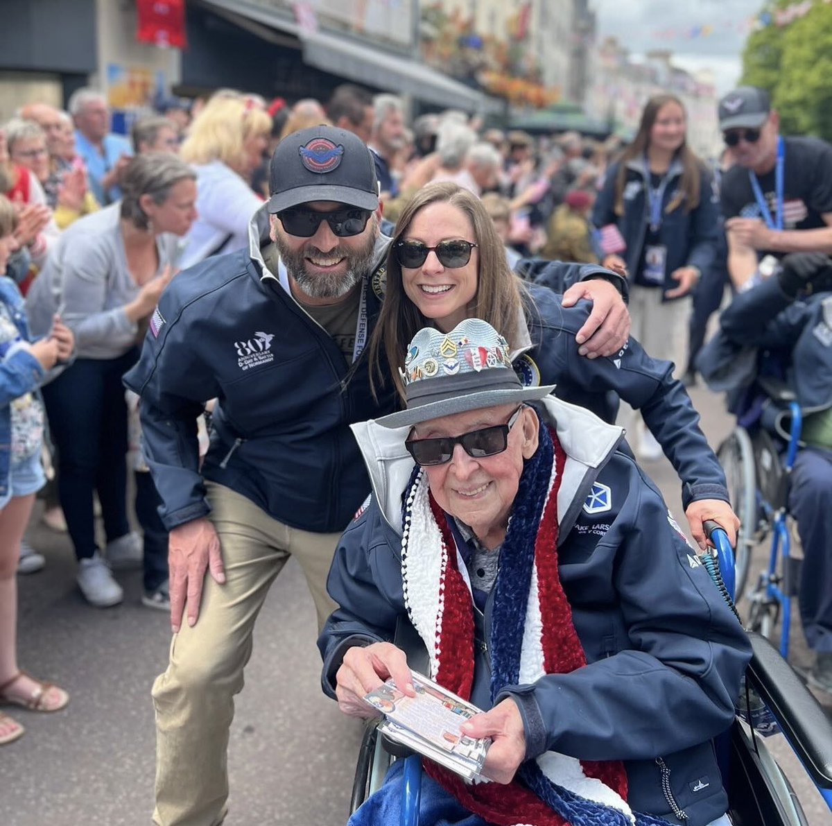 JackCarrUSA's tweet image. I am heartbroken to learn of Papa Jake Larson’s passing.
On June 6, 1944, Staff Sergeant Jake M. Larson landed on Omaha Beach in Normandy, France under enemy fire.
It was a true honor and privilege to get to know Papa Jake and spend time with him in Normandy for D-Day…