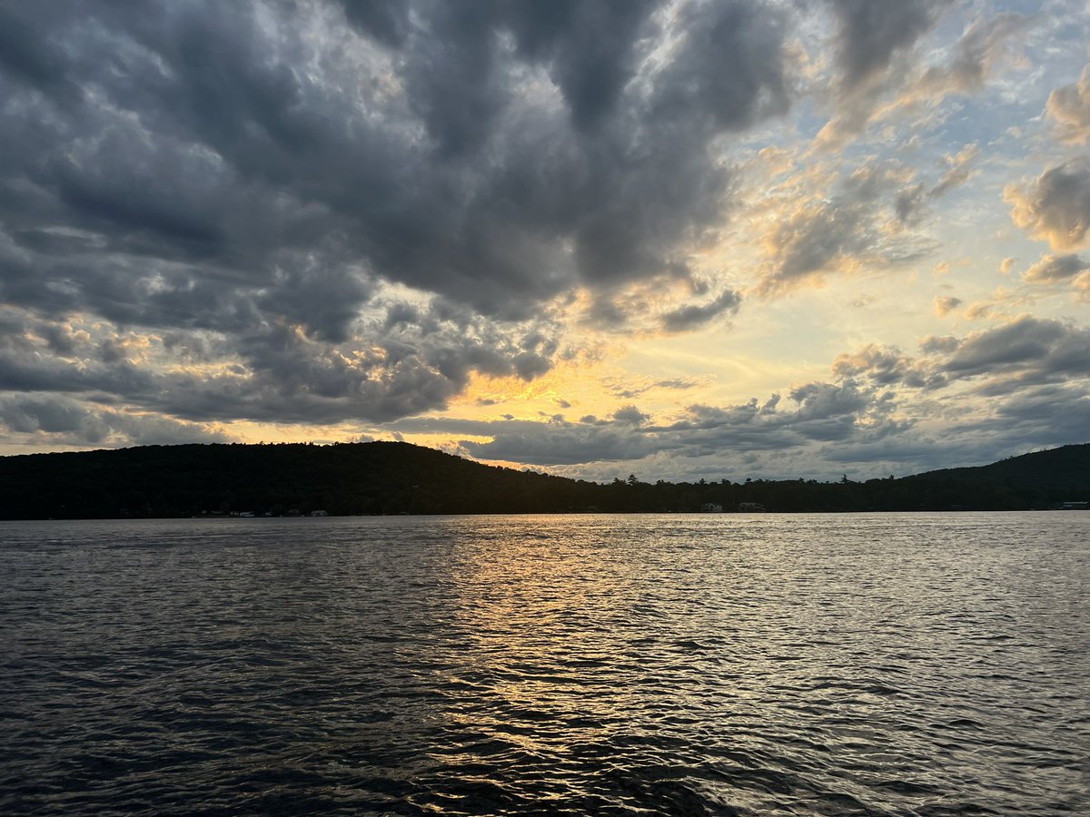 sashastiles's tweet image. a couple days on a lake (and early mornings and evenings on a computer) in the midst of the craziest chapter of my life.