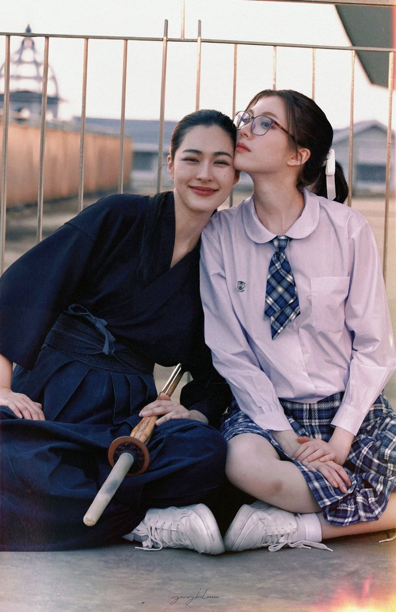 GoldOrmelett's tweet image. I’ve lost count of how many times I’ve watched the episode 😰 its scenes are so good they never get boring. It’s just the first episode, and it’s already a masterpiece 🤌✨️
LINGORM ONLY YOU EP1
#เพียงเธอEP1
#LingOrm #หลิงออ