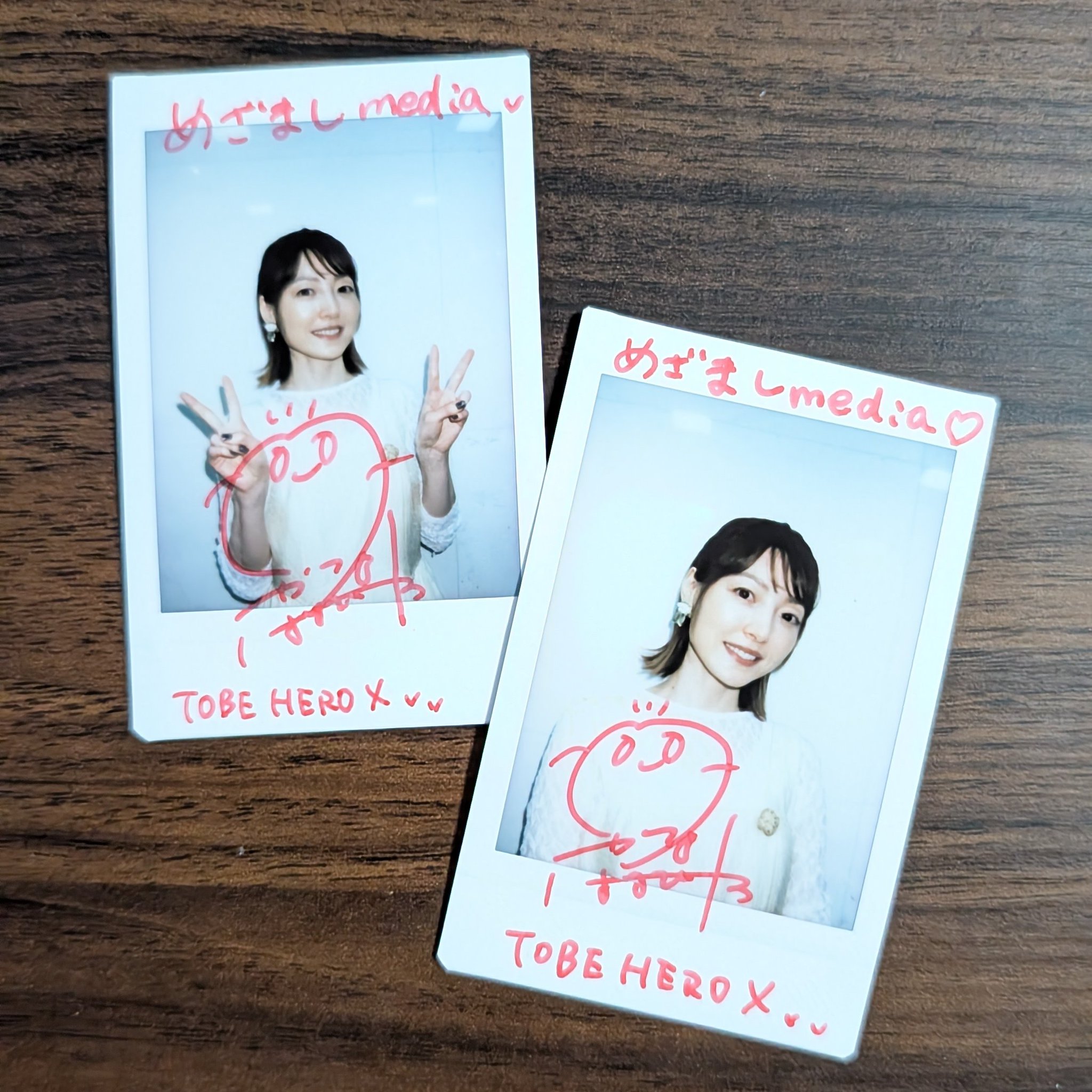 花澤香菜サイン入りアクリルスタンド hanazawakana_20th_acrylstand_p