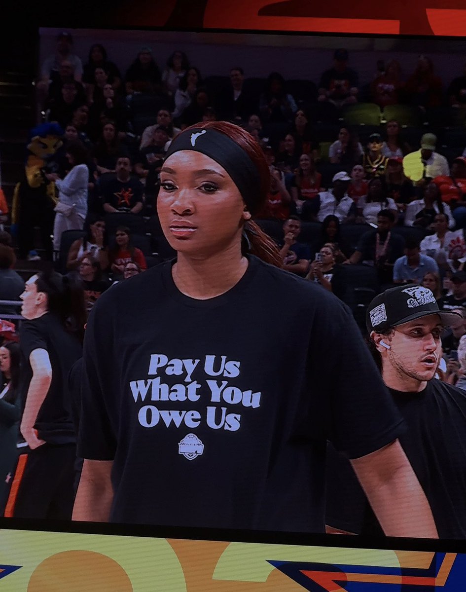 JasmineLWatkins's tweet image. Feel like we should all be wearing this every time we have to hop on a quick call