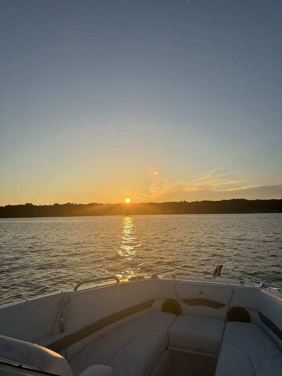 bakerjonathanr's tweet image. Livin