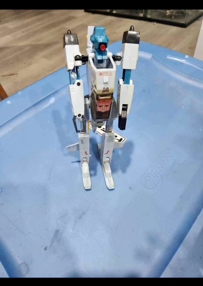 notoddcrows's tweet image. I’m crying look at this whirl why is he standing like that 😭😭😭