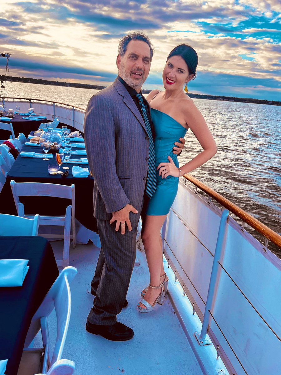 keanuCthompson's tweet image. We’re great on boats. 💙 #ootd @geno_bisconte