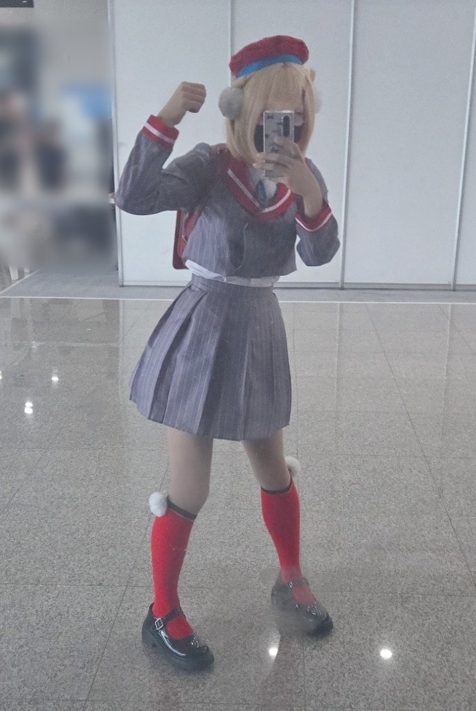 우이쨩 서코 일요일 도착했습니다!!🥰

DJ리허설 때문에 안에 일찍 입장했어요

다들 좀이따 나가서 만나요!!🥰