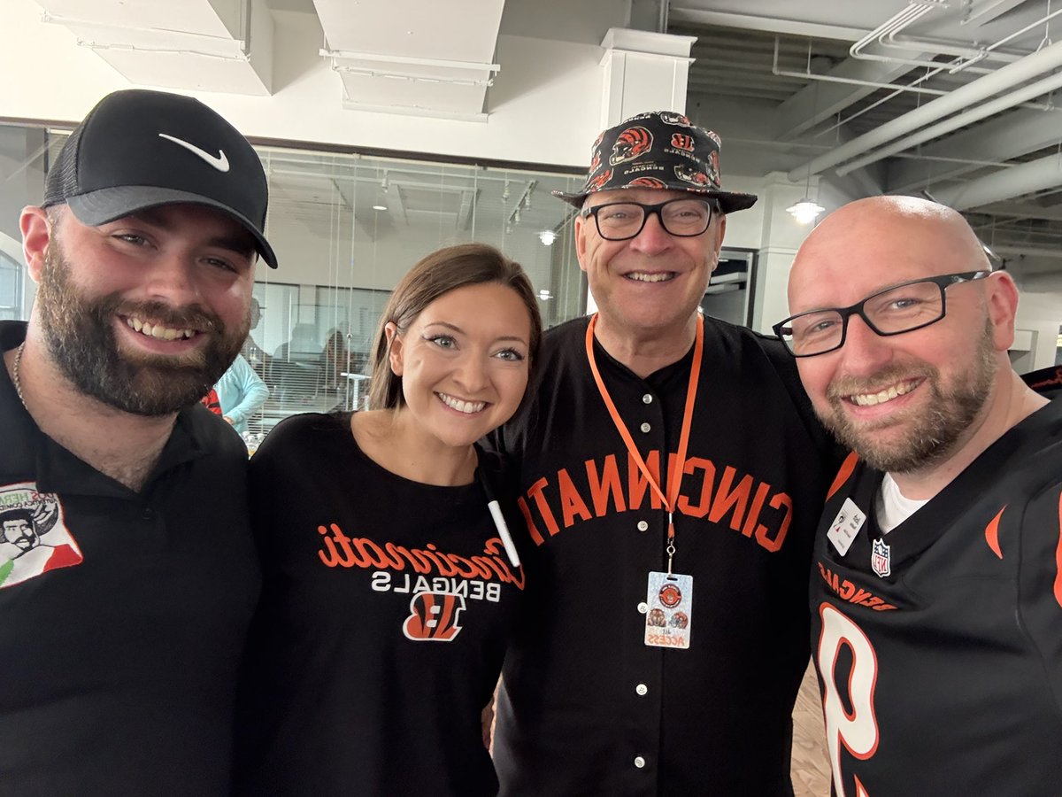 TheJoshPeebles's tweet image. Thank you, @bengaljims_BTR, for including @doshermanostaco and our team in today's amazing event!