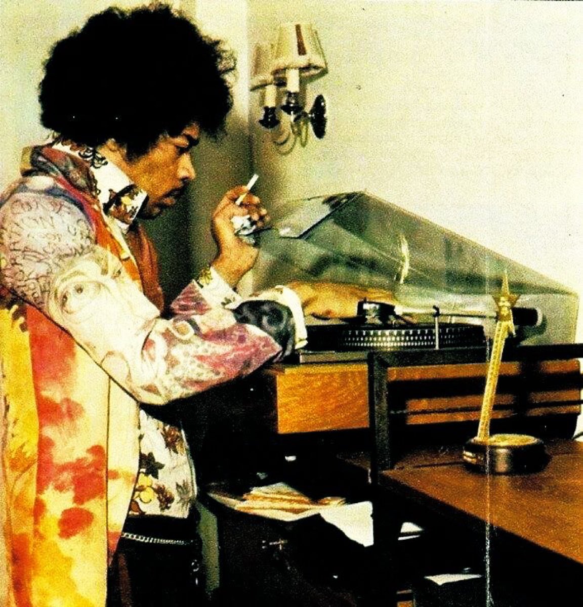 Jimi Hendrix spinning vinyl.