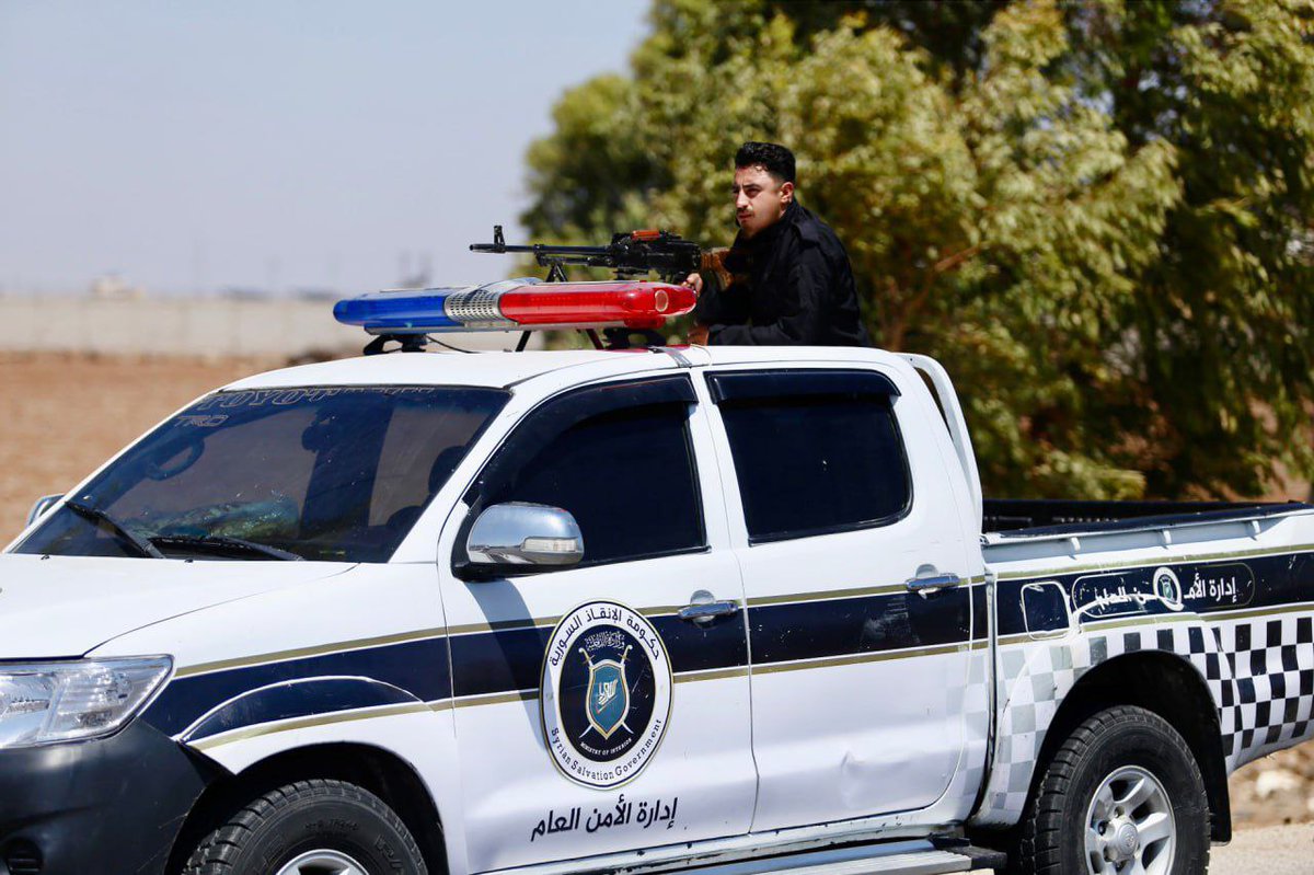 samer3433's tweet image. A convoy of vehicles from the Syrian Internal Security Forces is getting ready to enter the city of #Suwayda.
Suwayda will be under our authority!
#Syria
#Israel